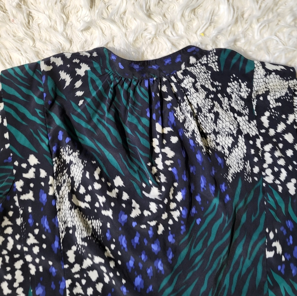 Veronica Beard Stretch Silk Blouse Buckley Black, Green and Blue Animal Print 8 - Picture 13 of 16